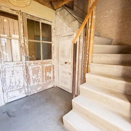 Domaine De Chantemerle B'nb 3*